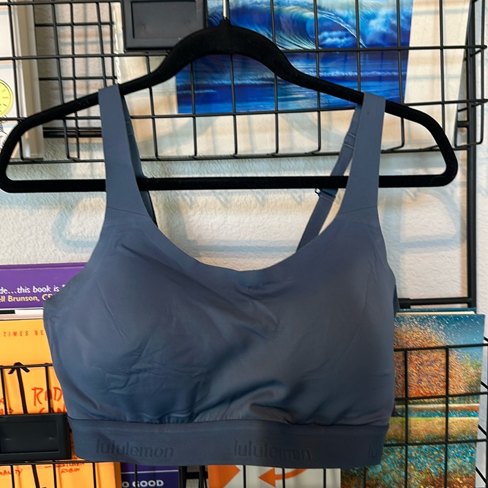 Brand new lululemon bra/sports bra